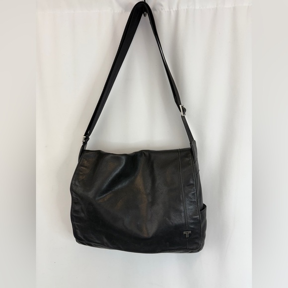 Tumi Other - Tumi leather unisex laptop crossbody messenger bag